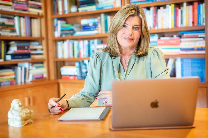 Online Psychologist Dr Rachel Densham